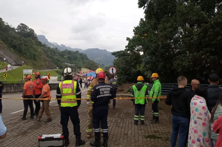 Al lugar llegaron los bomberos del departamento, ambulancias y demás organismos de socorro