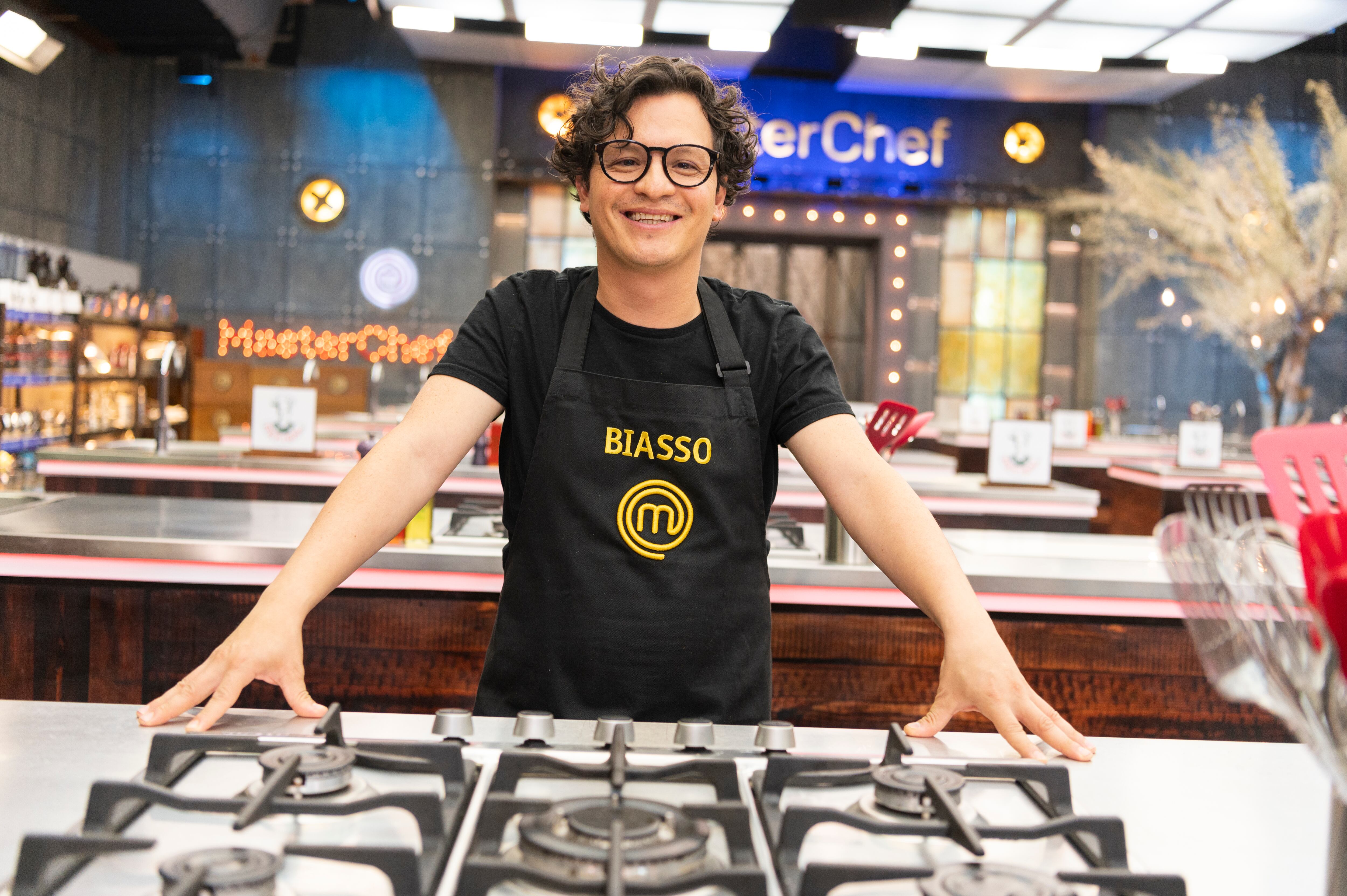 El actor de la producción colombiana Las Vega's se despidió del elenco de MasterChef Celebrity, y algunos de sus compañeros mostraron el cariño que le han tomado.