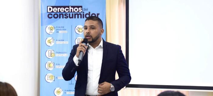 Estos son los canales de información a los que puede acudir en Cali si quiere denunciar a Viva Air.