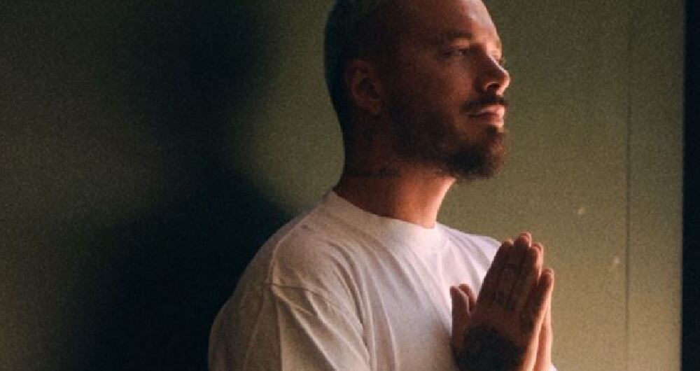 J Balvin y su mensaje melancólico.
