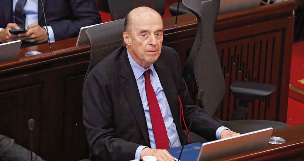    El canciller Álvaro Leyva declaró desierta la licitación y anunció el estado de emergencia manifiesta para poder adjudicar el contrato directamente.