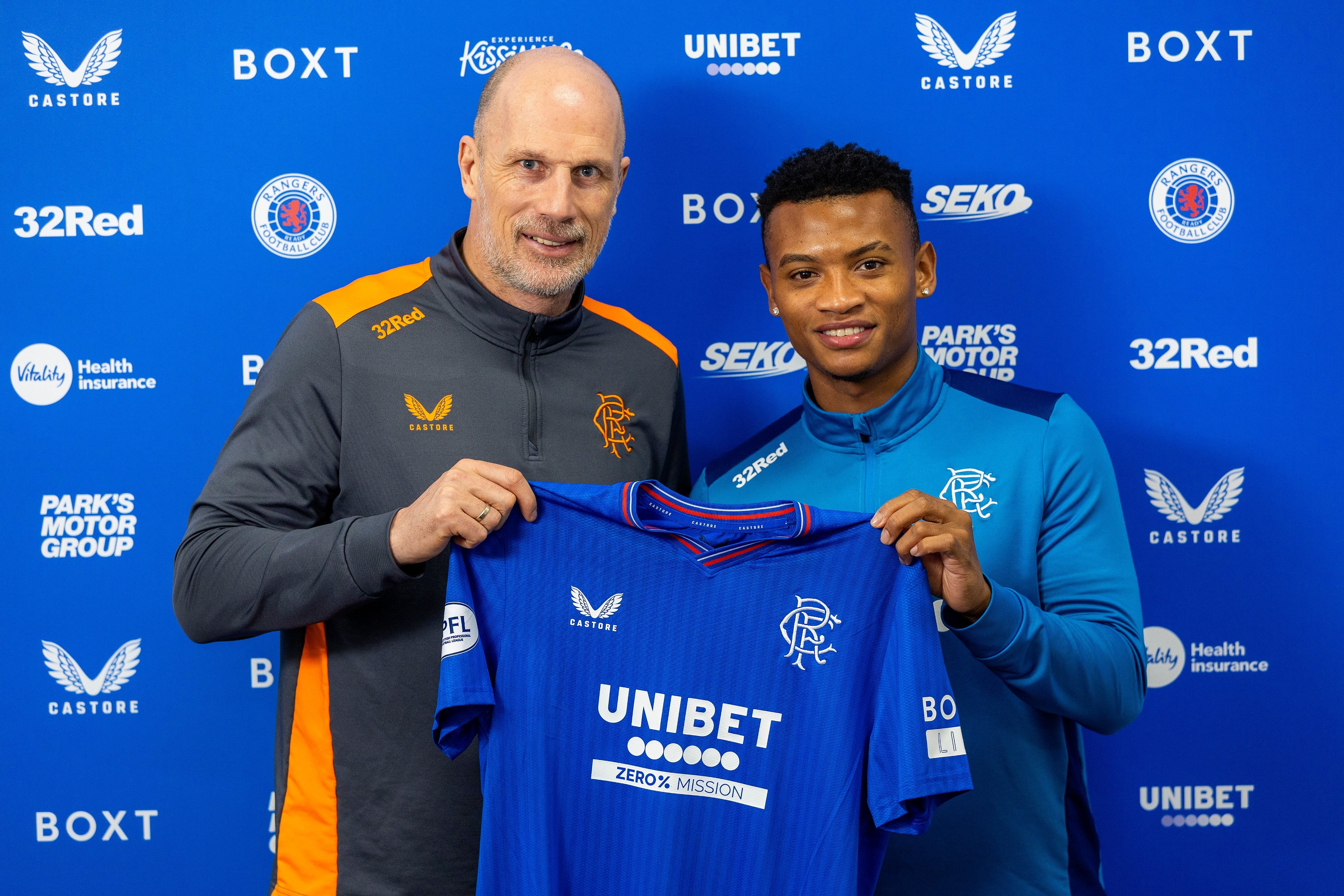 Óscar Cortés es nuevo jugador del Rangers de Escocia.