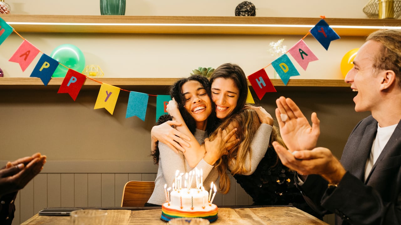 Lo mejor de la celebración de los cumpleaños es sentir el amor y el afecto de las personas cercanas.