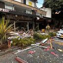 Unidades del Cuerpo de Bomberos Voluntarios de Medellín atienden la emergencia.