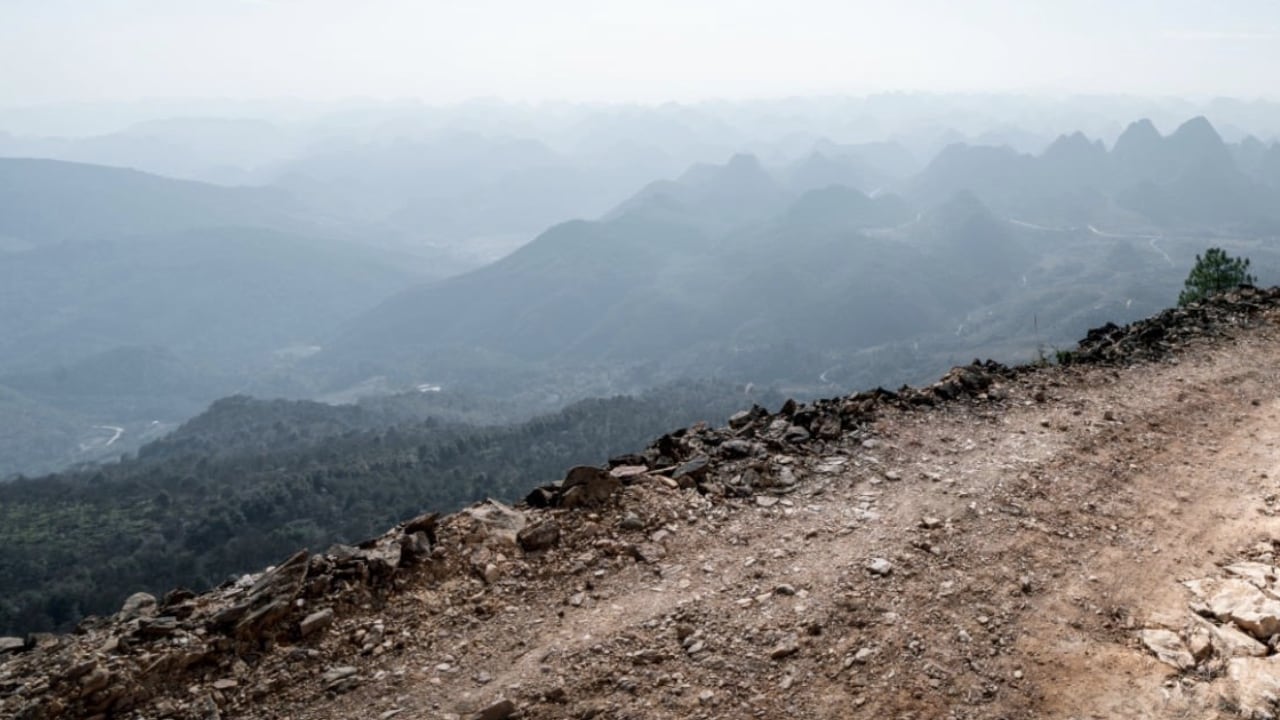 Las mujeres fueron arrojadas a un abismo de 50 metros (foto de referencia)