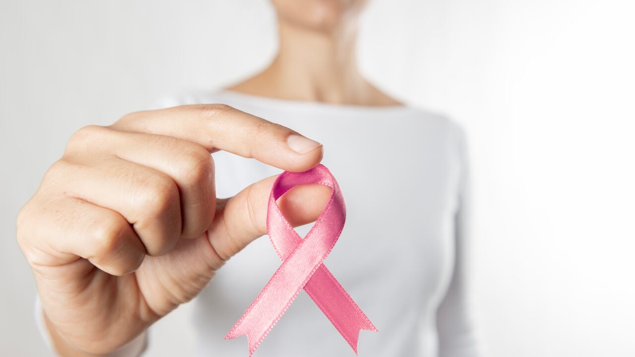 El cáncer de mama metastásico, una de las principales causas de mortalidad oncológica femenina.