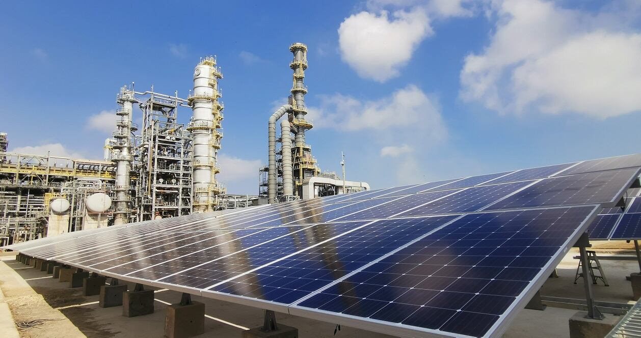 El piloto se ejecutará durante los próximos tres meses y usará aguas industriales de Reficar para producir diariamente 20 kg de hidrógeno verde de alta pureza. Foto: Ecopetrol