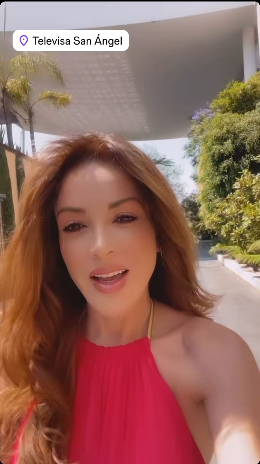 La actriz visitó Televisa