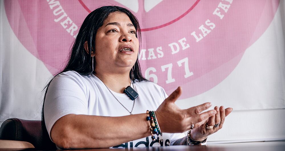 Sara Morales, miembro de la Corporación Rosa Blanca, asegura que siente temor por lo que considera amenazas de Sandra Ramírez, la senadora ex-Farc.