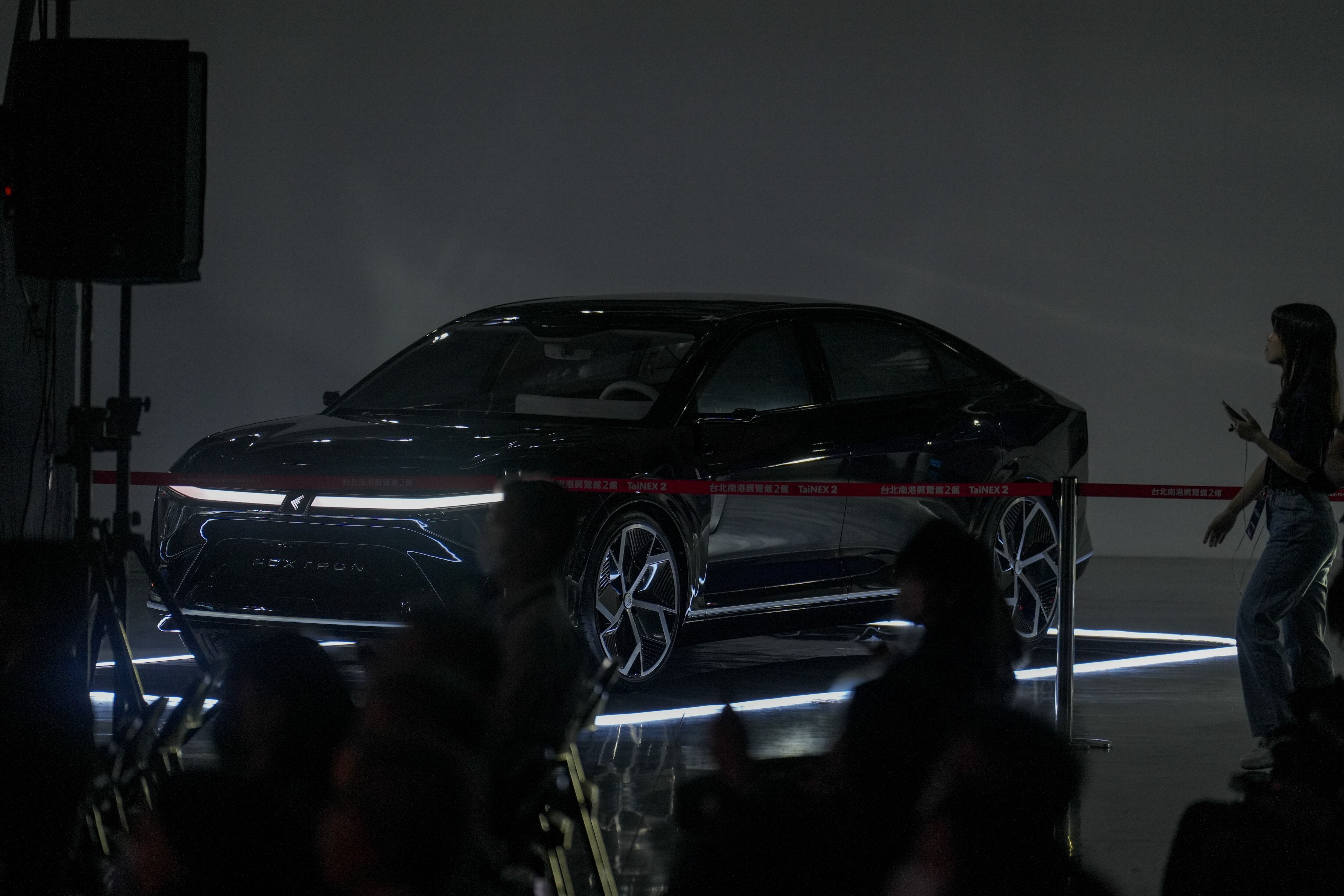 Este el Foxtron Model E EV, presentado en 2023 durante el Hon Hai Tech Day.