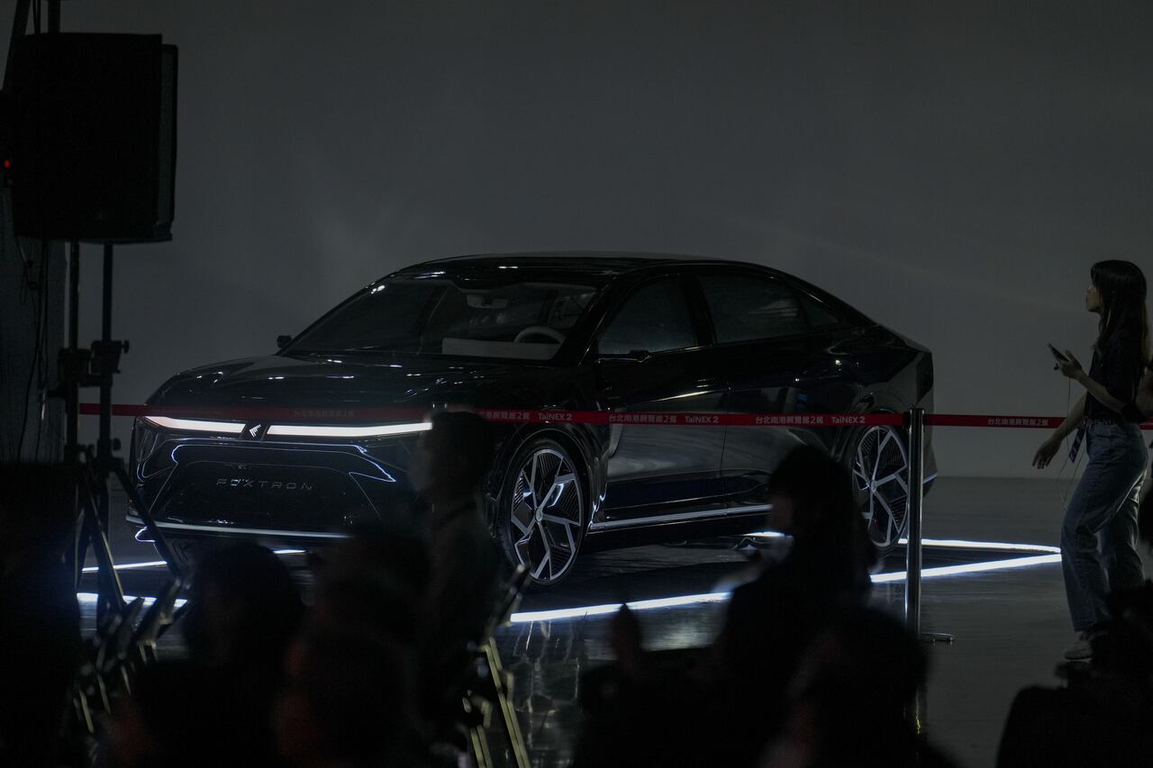 Este el Foxtron Model E EV, presentado en 2023 durante el Hon Hai Tech Day.