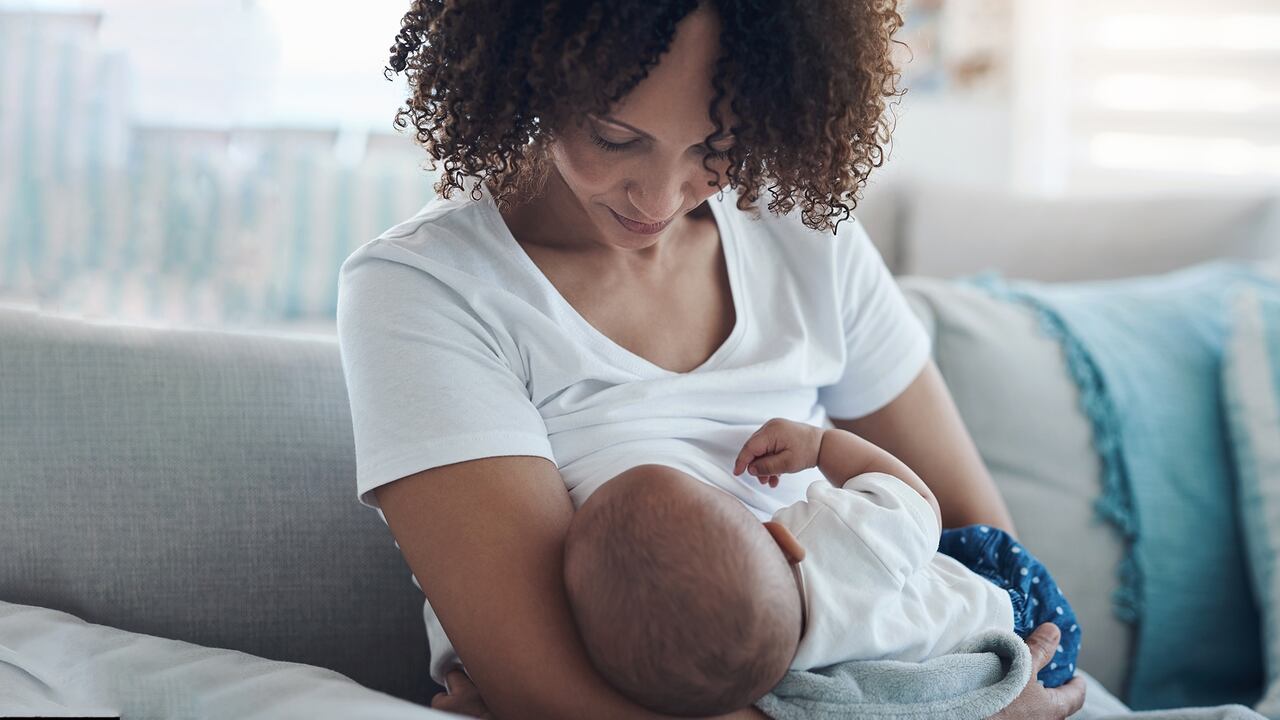 Establecer horario para dormir es fundamental para que un bebé concilie el sueño.