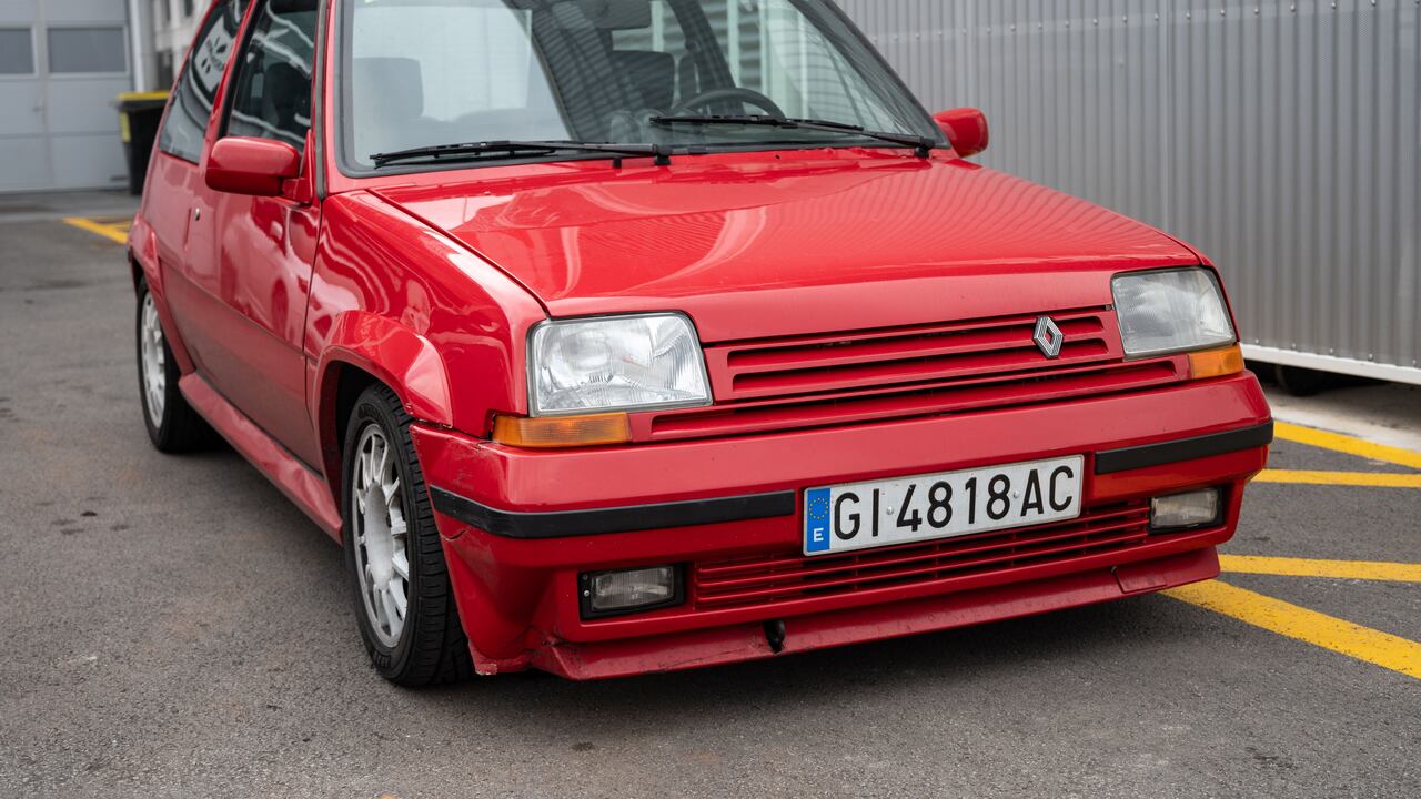 En España, las matrículas o placas no pueden contener ciertas letras.