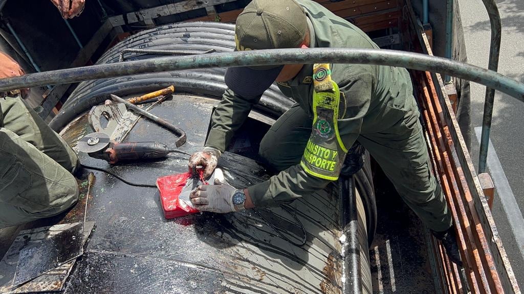 La cocaína estaba encontrada dentro de un cilindro.