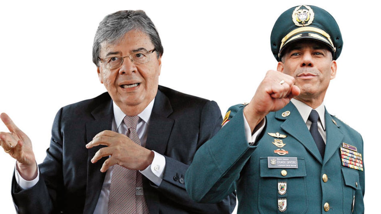 Carlos Holmes Trujillo, ministro de Defensa, y el general Eduardo Zapateiro, comandante del Ejército, iniciaron la Operación Verdad, con la que pretenden esclarecer los recientes y numerosos escándalos que han rondado a la institución.