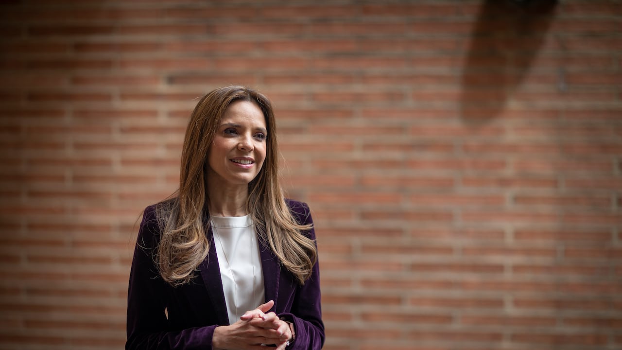 En el nuevo episodio de CEOs Dinero, Catalina Bretón, gerente general de Nubank Colombia, reflexiona sobre el liderazgo y la relación con los clientes del banco digital más grande de Latinoamérica, sobre los desafíos del sector y las claves para sobrevivir a la crisis causada por la pandemia.