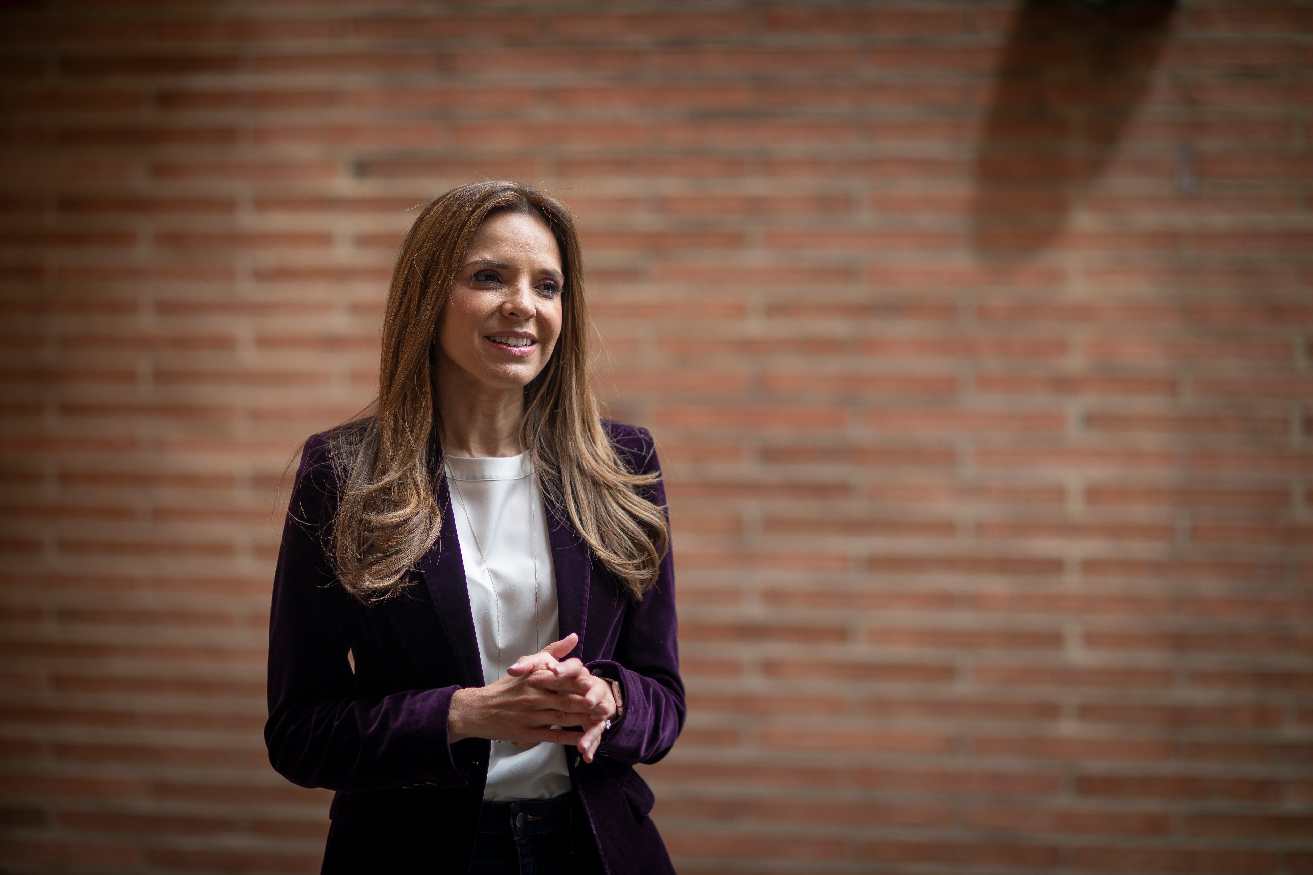 En el nuevo episodio de CEOs Dinero, Catalina Bretón, gerente general de Nubank Colombia, reflexiona sobre el liderazgo y la relación con los clientes del banco digital más grande de Latinoamérica, sobre los desafíos del sector y las claves para sobrevivir a la crisis causada por la pandemia.