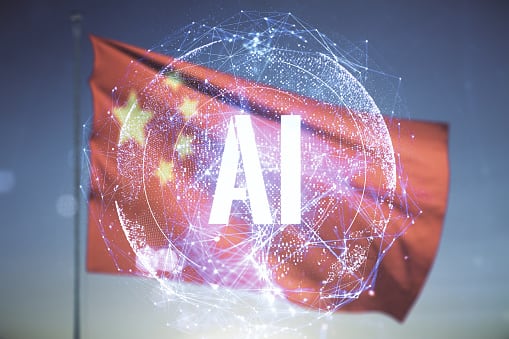 China insta a regular la inteligencia artificial antes de "perder el control".