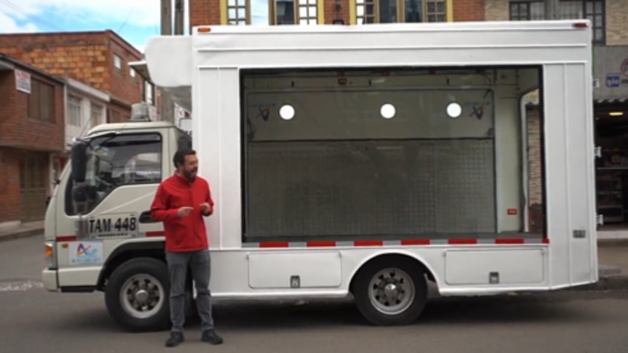 Carlos Fernando Galán presentó el vehículo oficialmente.