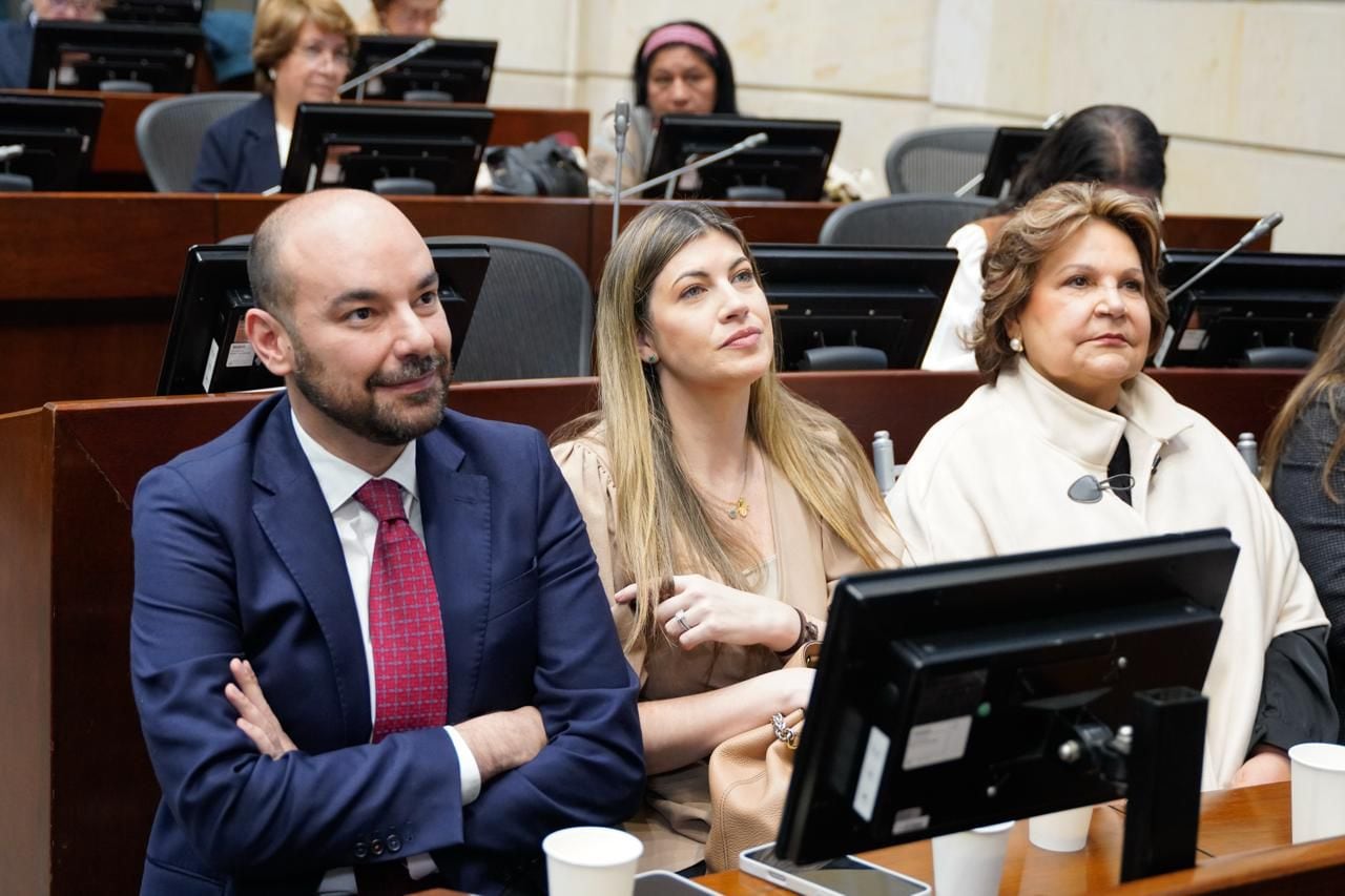 Homenaje póstumo a Horacio Serpa Uribe