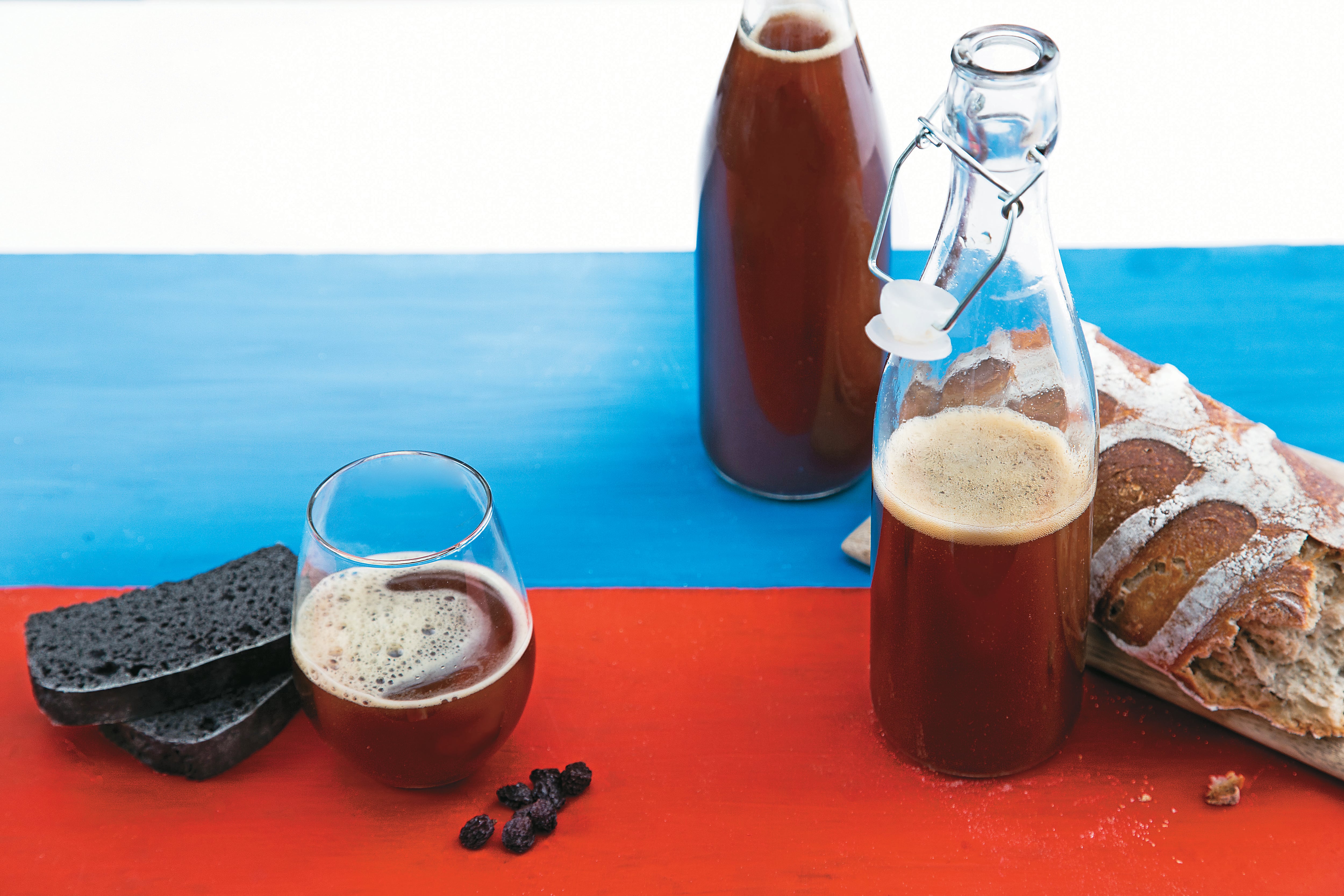 Es mejor optar por bebidas saludables, dejando de lado las gaseosas y el alcohol.