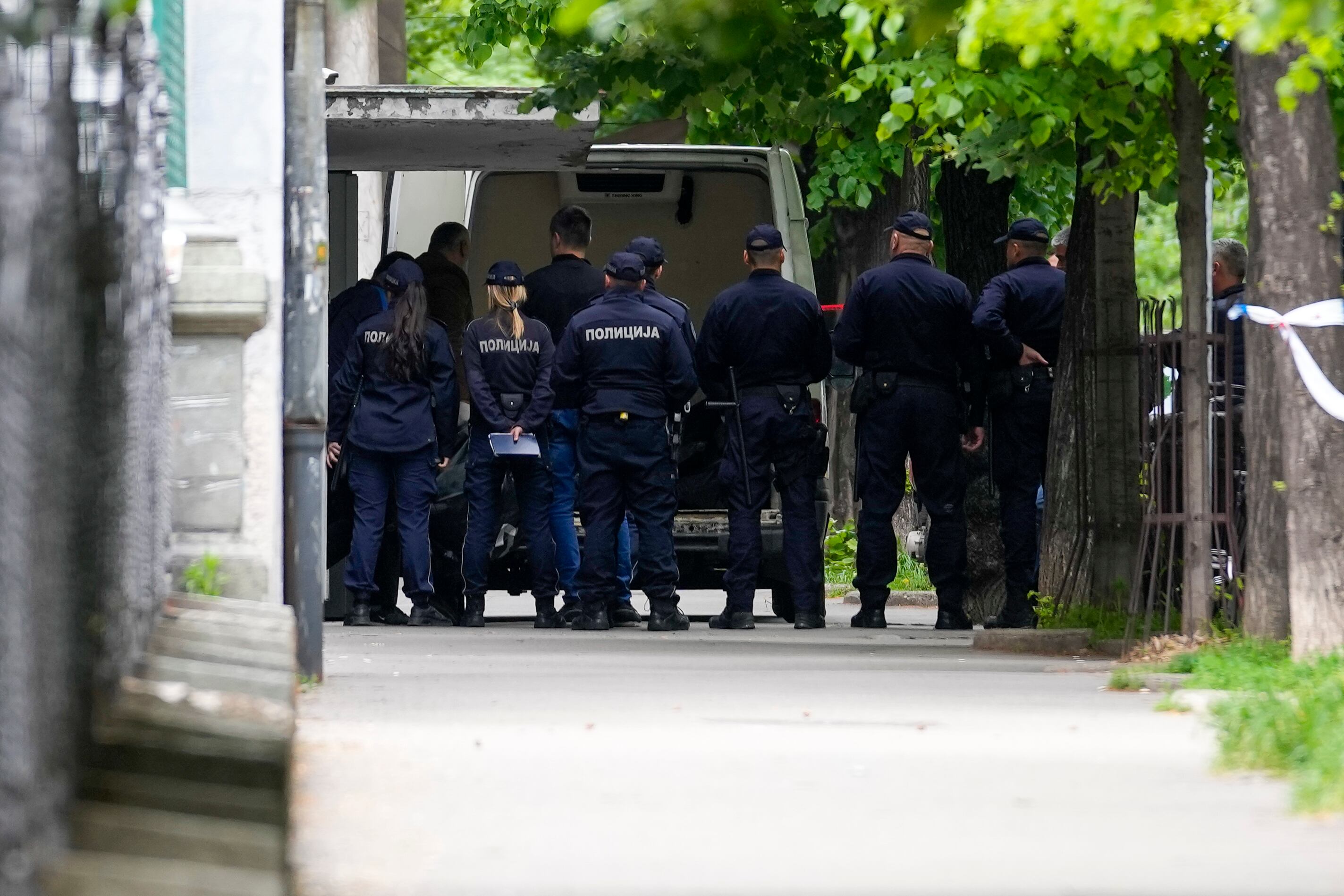 Tiroteo en Belgrado: El mismo pistolero fue quien avisó a las autoridades para que fueran a arrestarlo.