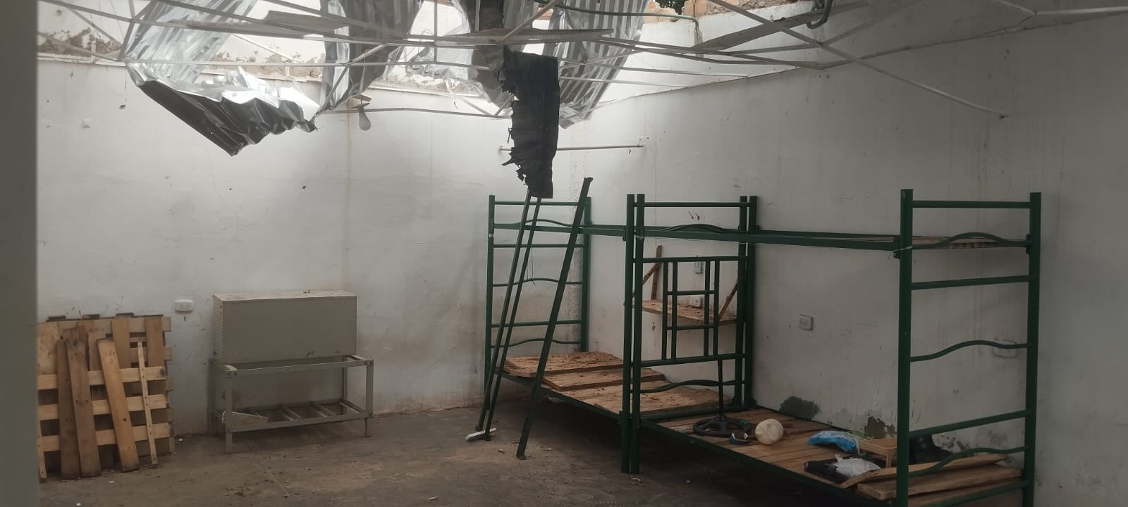 Los Policías de Arenal Bolívar no tienen donde vivir tras la destrucción de la Estación.