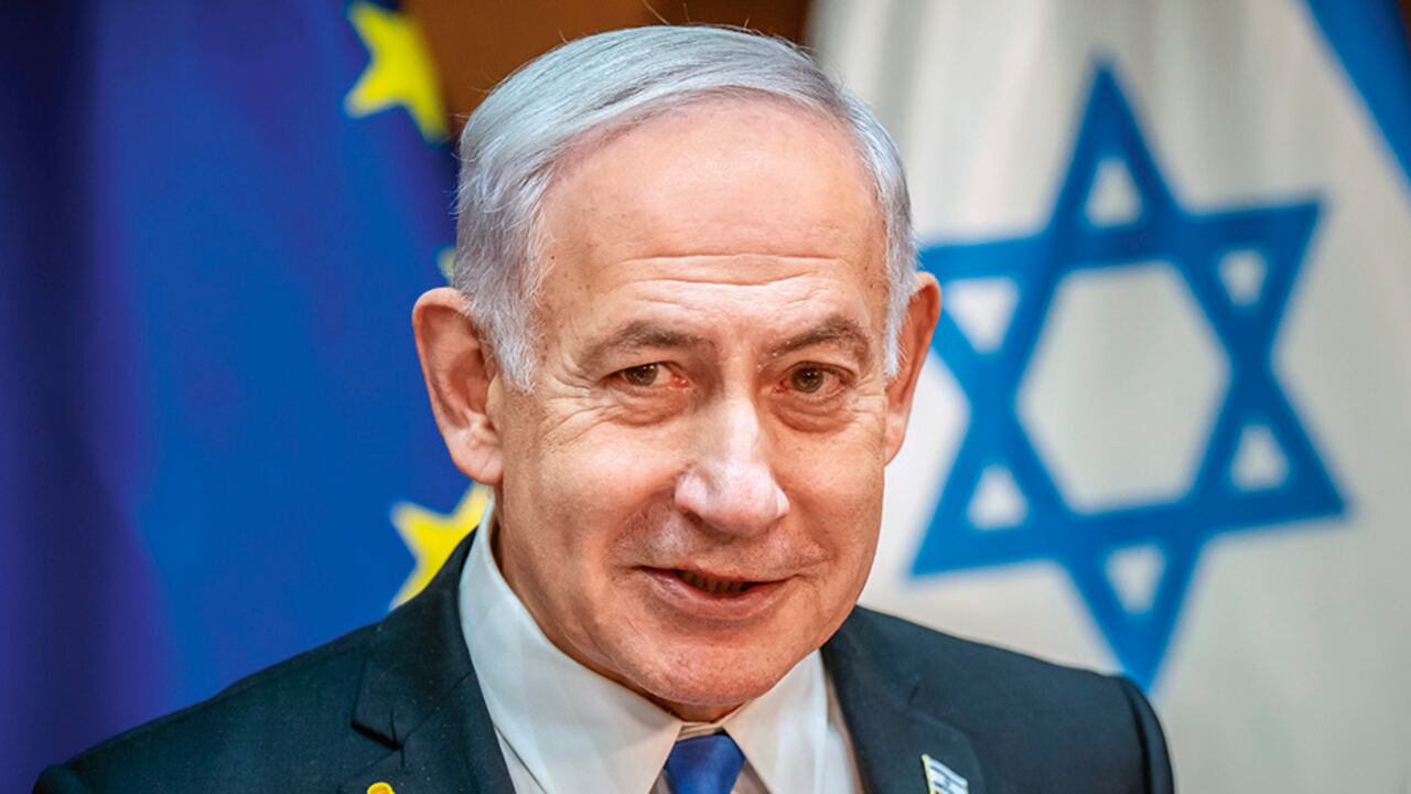 ”Estoy dispuesto a poner fin a la guerra, pero con condiciones claras que garanticen la seguridad de Israel. Que todos los rehenes regresen a casa, que Hamás entregue sus armas y abandone el poder”, dijo el primer ministro israelí, Benjamin Netanyahu.