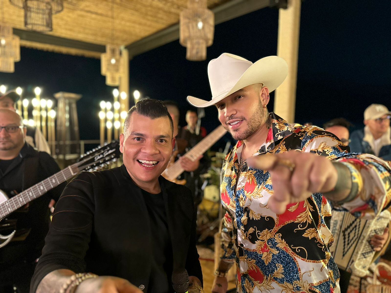 "Estamos muy felices de poderles presentar esta canción a todos nuestros seguidores, fue una experiencia muy agradable poder juntar nuestras voces para hacer este tema", dijo Alzate