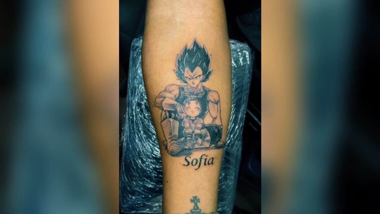 Este es el tatuaje que tiene en el brazo el presunto asesino de la niña.