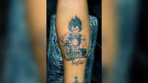 Este es el tatuaje que tiene en el brazo el presunto asesino de la niña.