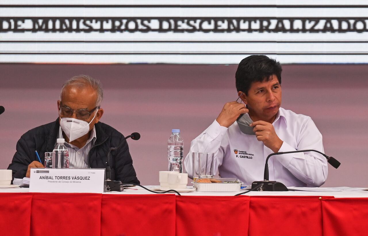 Aníbal Torres, el presidente del Consejo de Ministros de Perú y el Primer Ministro de Perú y Pedro Castillo