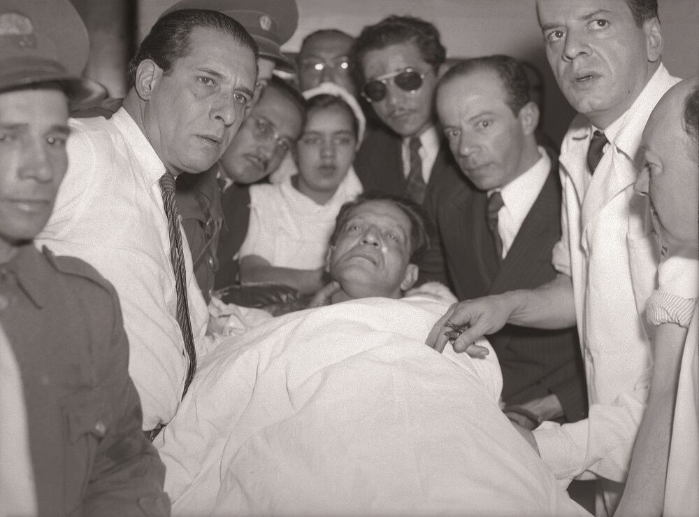 A González lo buscaban desesperadamente varios periodistas que querían imágenes de Gaitán en sus últimos minutos de vida