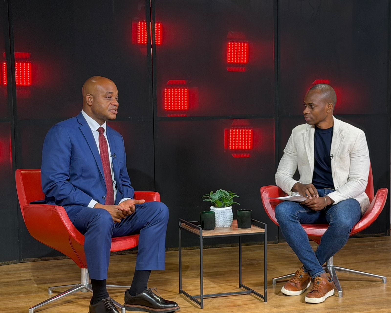 Luis Gilberto Murillo en entrevista con SEMANA