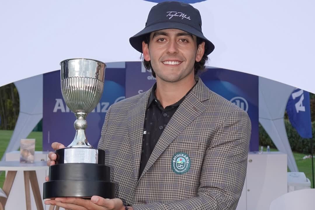 Juan Camilo Vesga luego de su triunfo en el Séptimo Abierto Hatogrande Golf & Tennis Country Club.