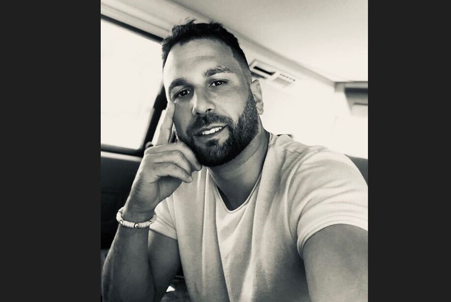 El reconocido paparazzi se le declaró en vivo a una presentadora colombiana