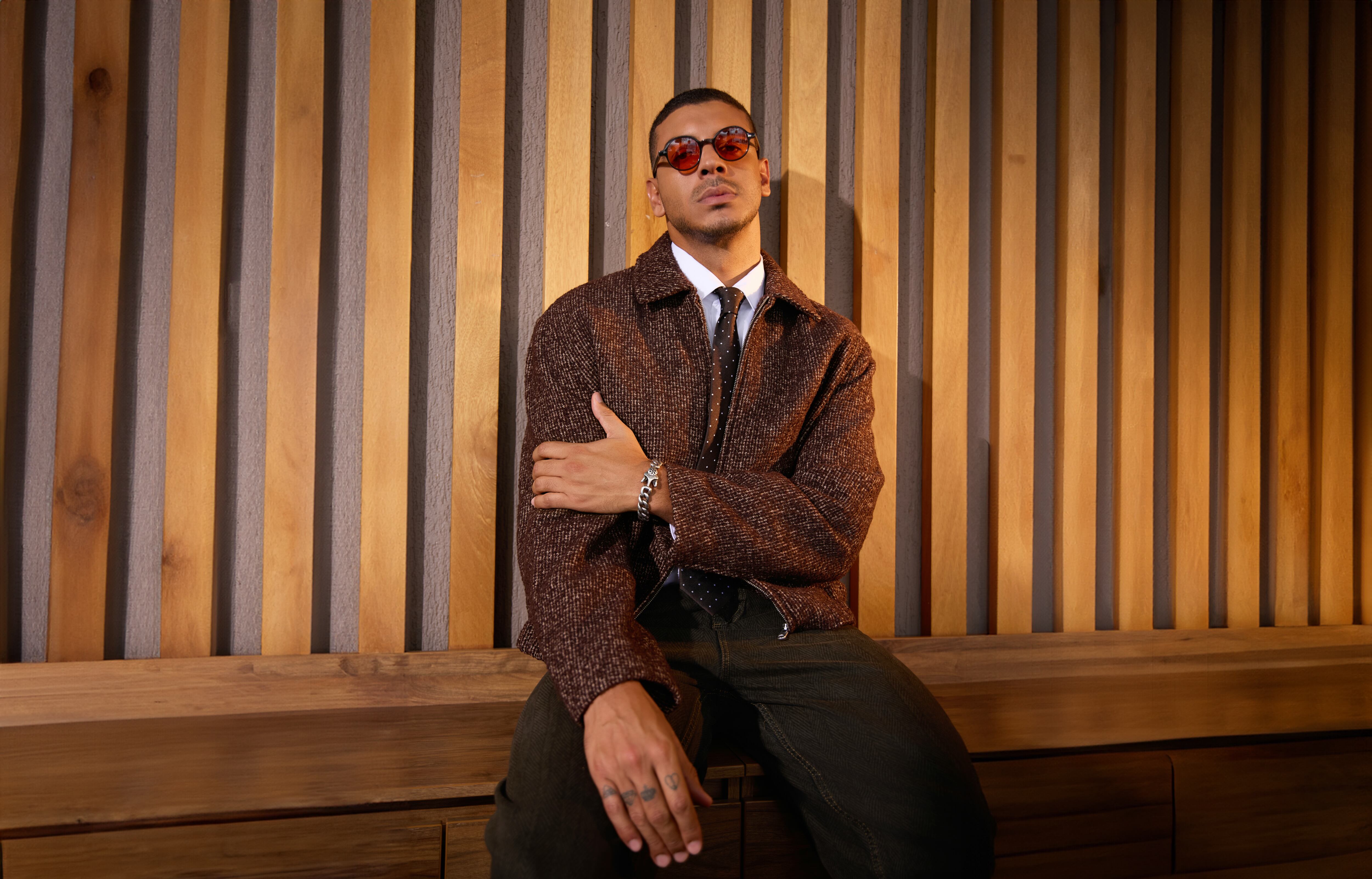 Según Manuel Medrano, su gira presentará un show poderoso, "cargado de buena energía, lleno de buena música y con una puesta en escena fascinante".