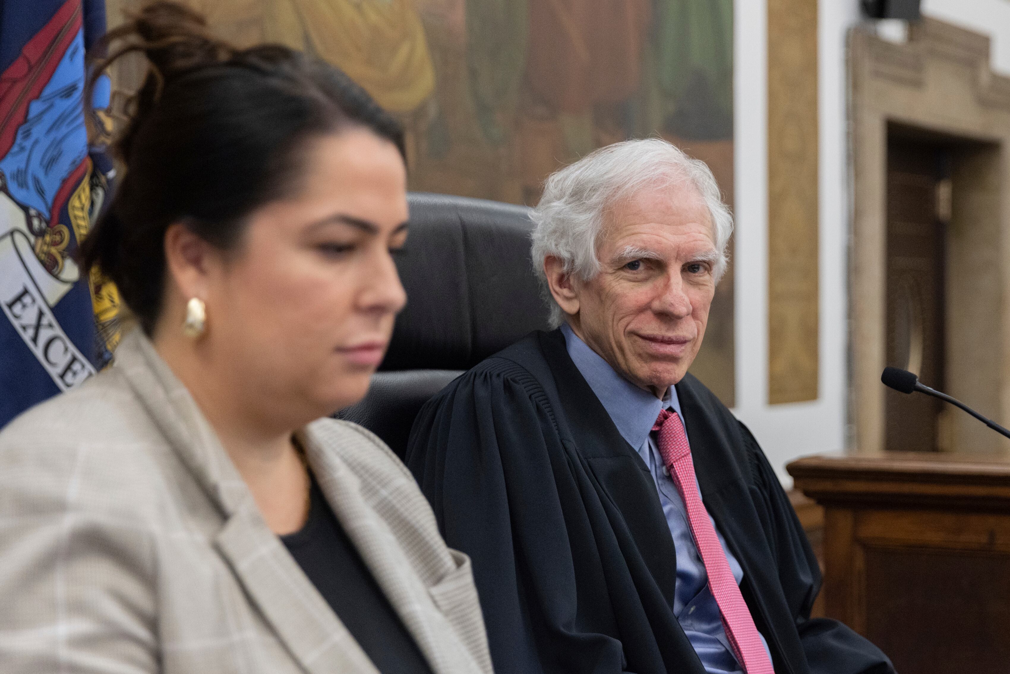 El juez Arthur Engoron, quien lleva el juicio por fraude del expresidente Donald Trump en la Corte Suprema de Nueva York, el jueves 2 de noviembre de 2023. (Jeenah Moon/Pool Photo vía AP)