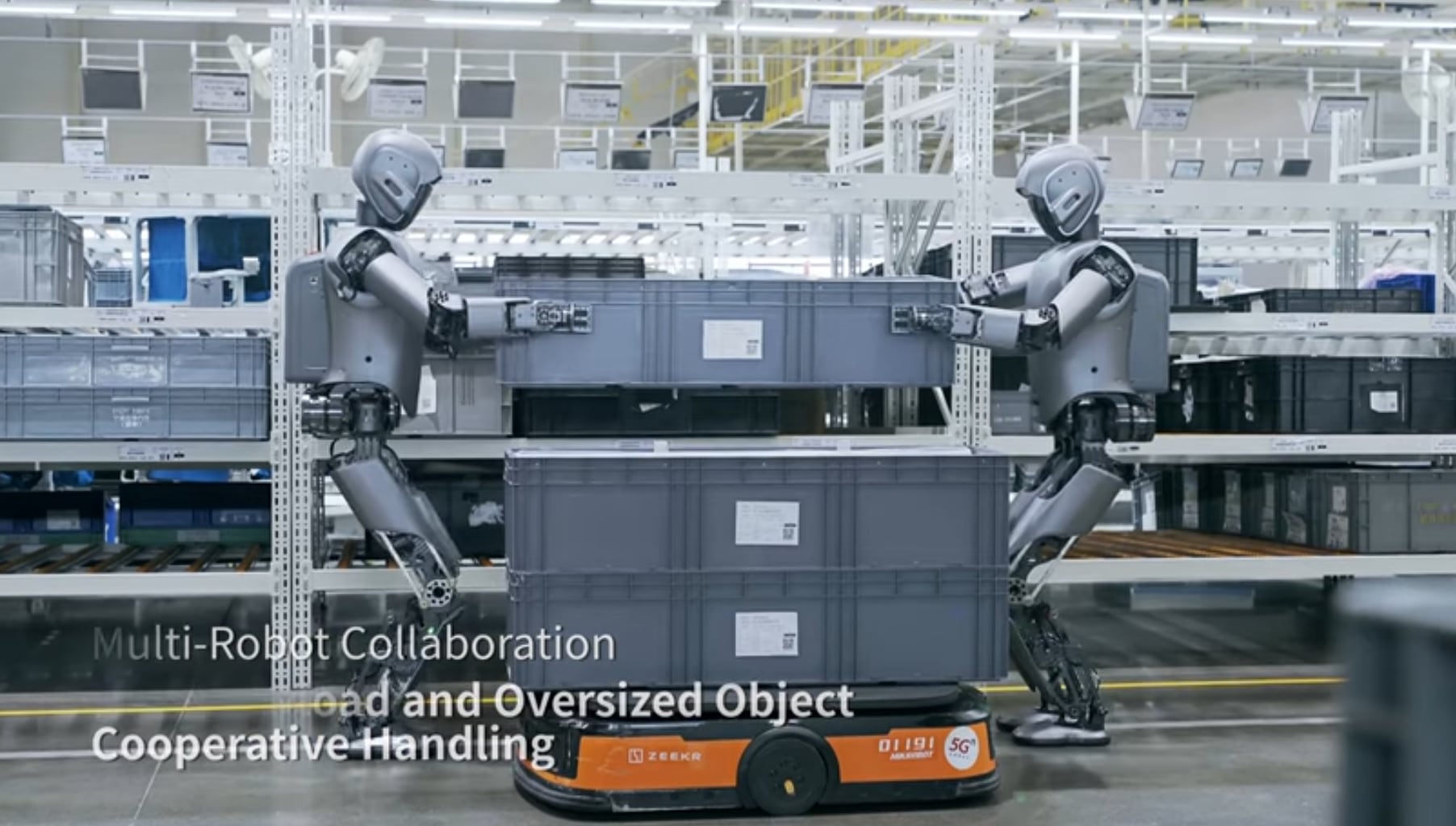 La industria automotriz avanza con robots humanoides en la producción de vehículos, como revela un video viral.