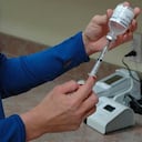 Hombres y mujeres que se dedican a la enfermería podrán negarse a participar en procedimientos encaminados a estas prácticas.