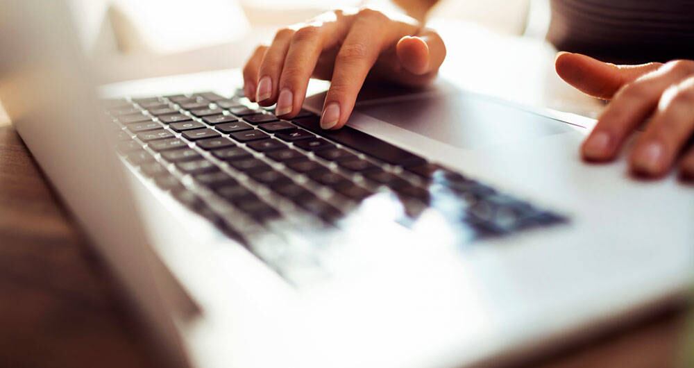 Lo más importante es tener precauciones en internet y saber lo que estar atento al contenido que consumen sus hijos.