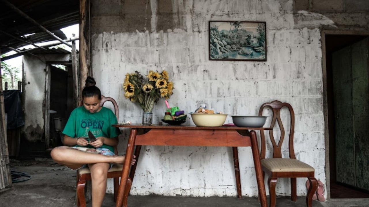 Escena de El juego de la vida, documental de la Universidad de los Andes que lleva al cine más de una década de investigación sobre pobreza y desigualdad en Colombia.