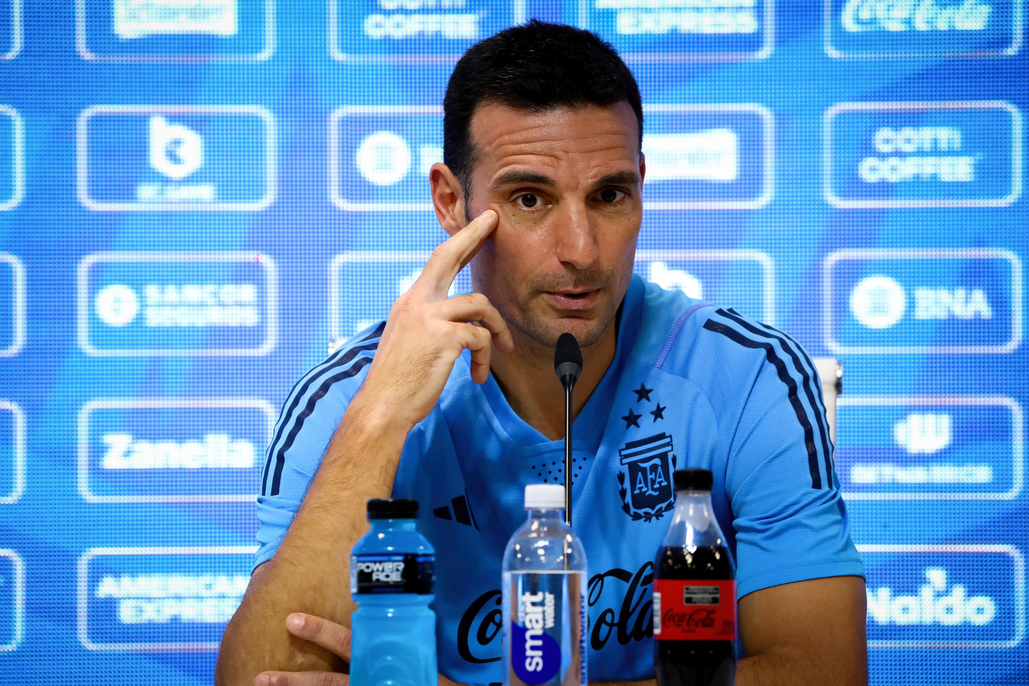Lionel Scaloni en rueda de prensa.