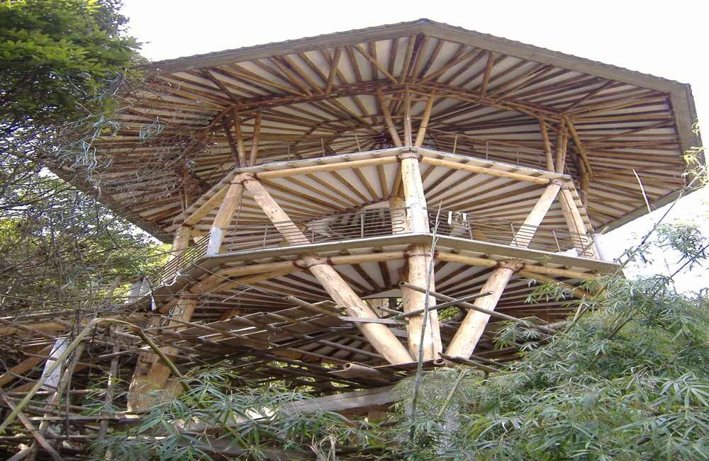 El arquitecto manizaleño Simón Vélez (1949) promueve el uso de la guadua como elemento esencial de la construcción. Entre las obra destacadas está ‘De la guadua al feng shui’. Crédito: Alfonso Reina.