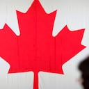 Tenga en cuenta los requisitos para trabajar legalmente en Canadá.