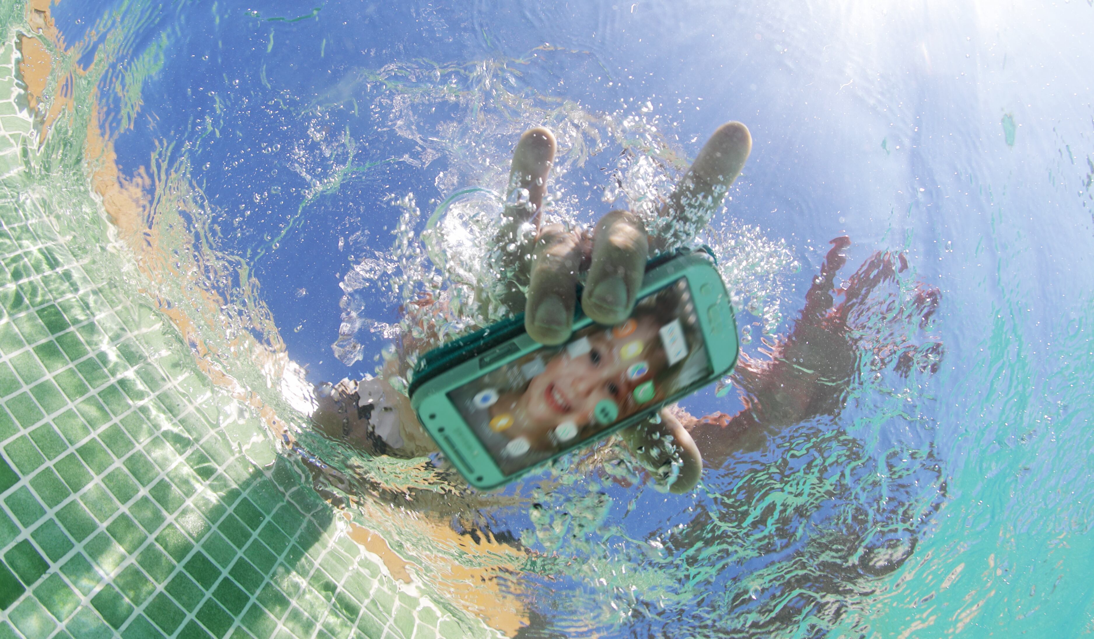 La madre del menor asegura que la situación no se presentó por el celular.