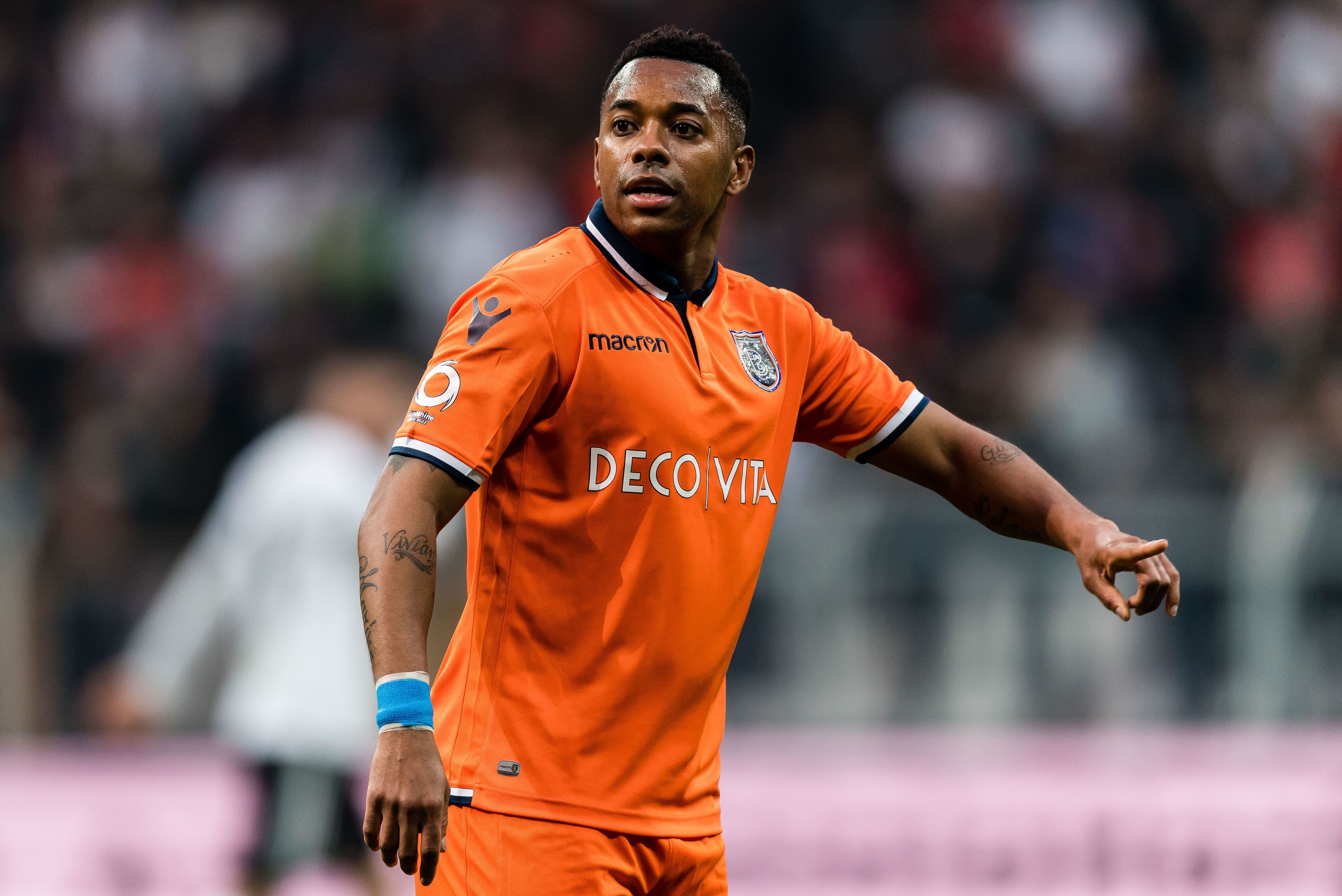 Robinho, otro caso polémico en Brasil e Italia.