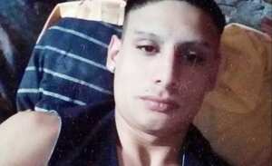 El hombre murió después de quedar atrapado en las rejas de una ventana.