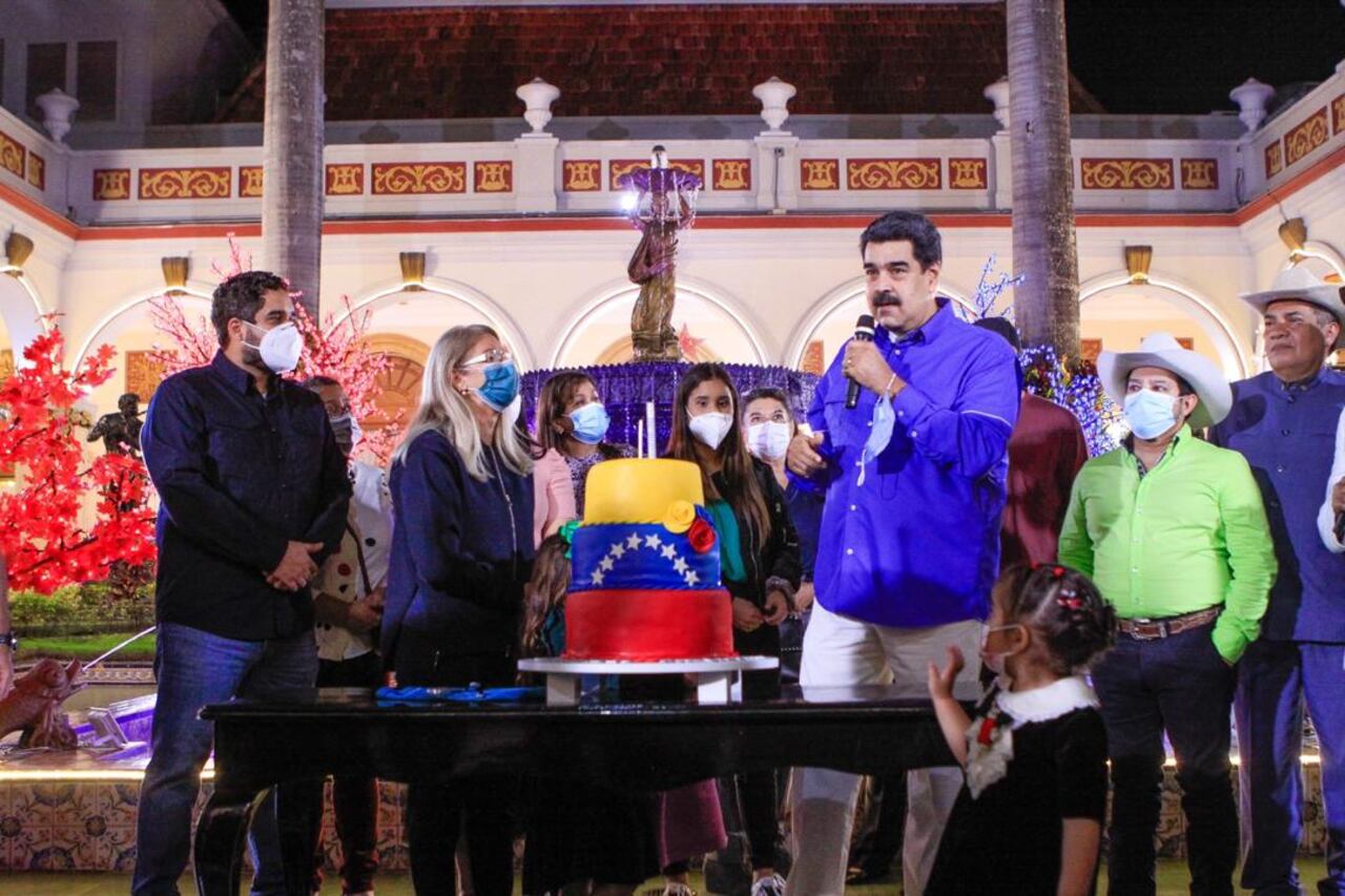 Con baile y tapabocas: así fue el cumpleaños de Nicolás Maduro en el Palacio de Miraflores