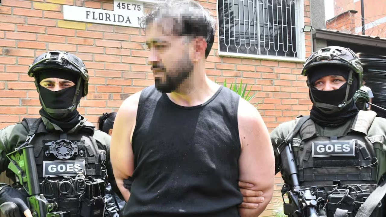 Jesús Cristóbal Moreno, conocido como alias el Capo, fue capturado en Medellín con fines de extradición a Estados Unidos, donde es requerido por presuntos delitos relacionados con tráfico internacional de armas. Foto: Policía Metropolitana del Valle de Aburrá.